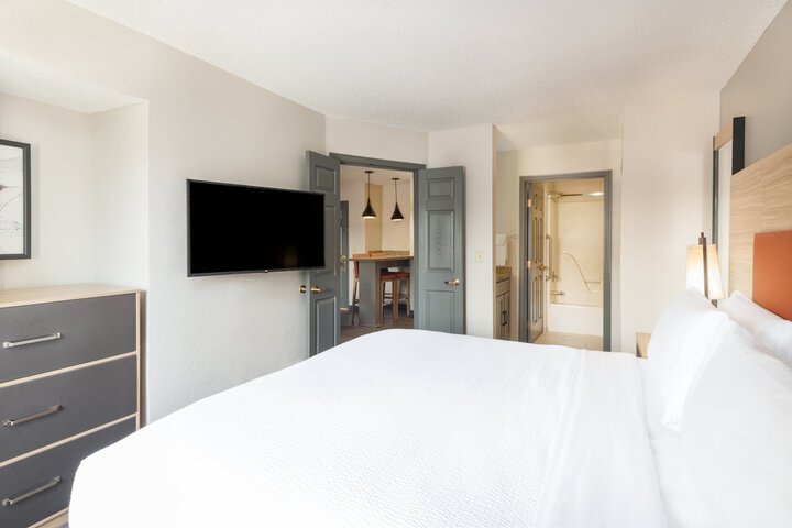 Studio Suite (4 of 20)