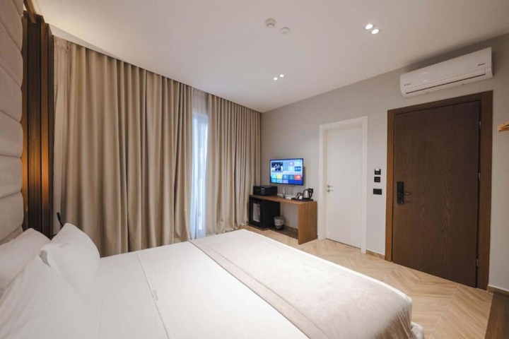 Room 12 of 265
