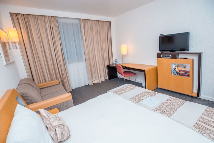 Room 12 of 48