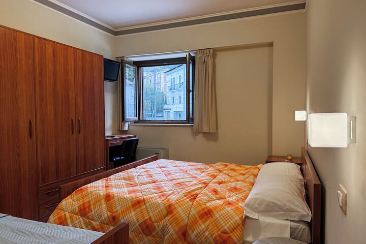 Room 3 of 24