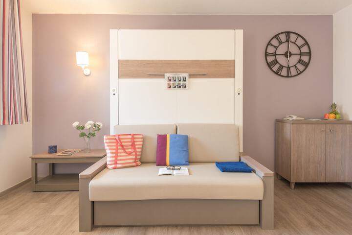 Room 17 of 37