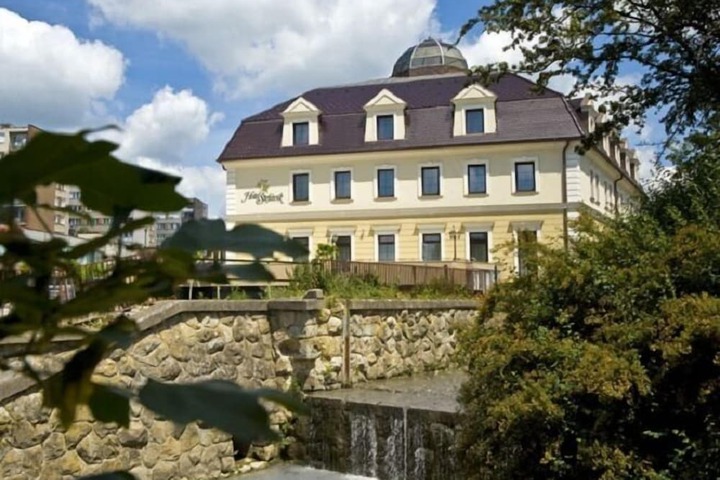 Hotel 53 of 55