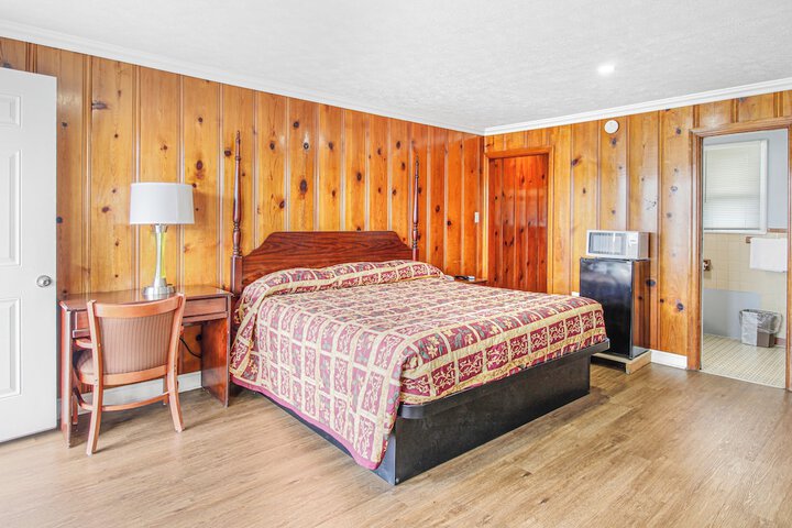 Room 2 of 11