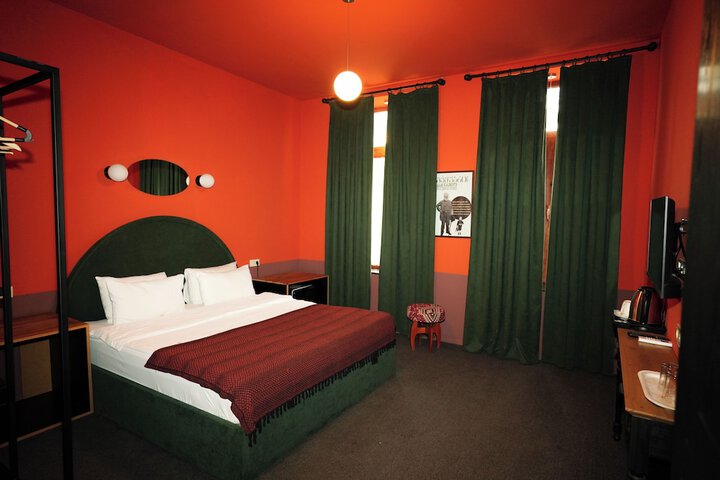 Room 12 of 73