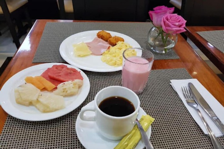 Breakfast/Coffee Service 18 of 22