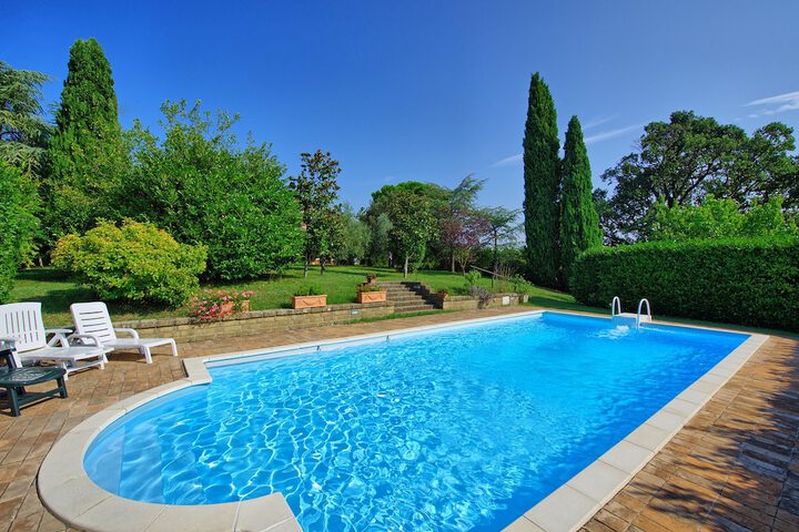 Pool 21 of 30