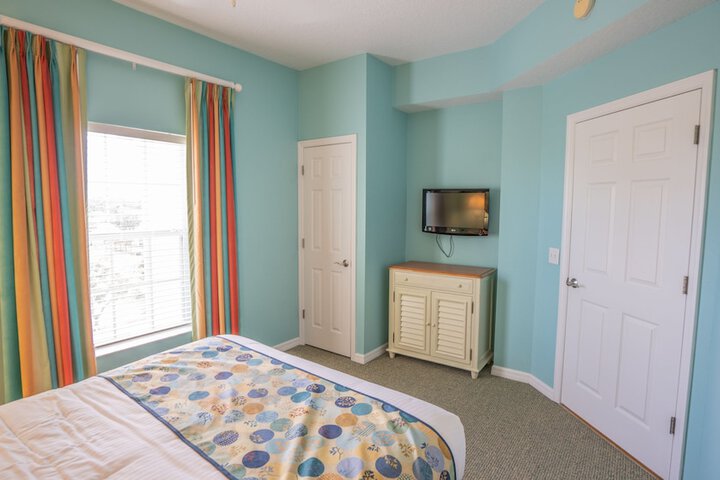 Room 8 of 76