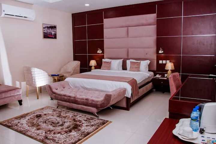 Room 11 of 42