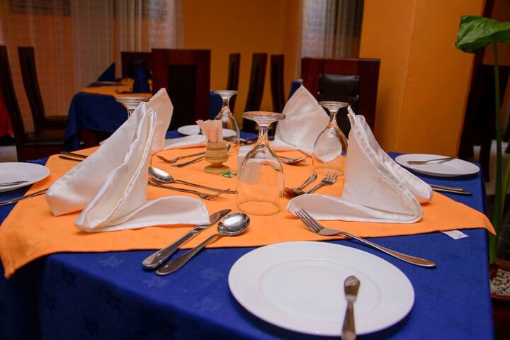 Dining 15 of 25