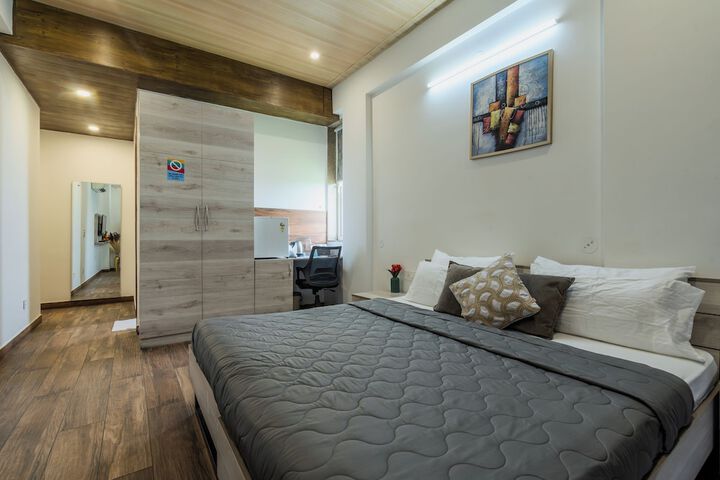 Room 5 of 25