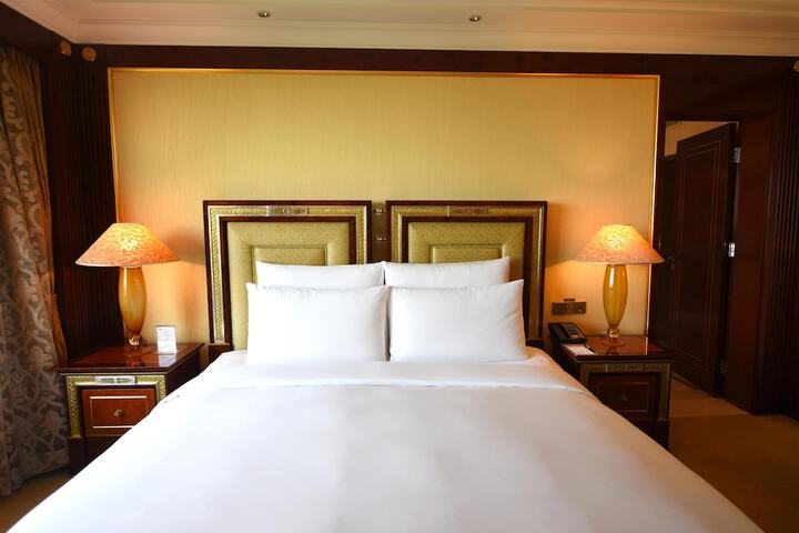 Room 40 of 114