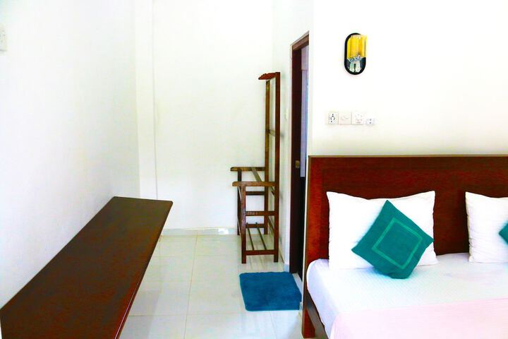 Room 5 of 34