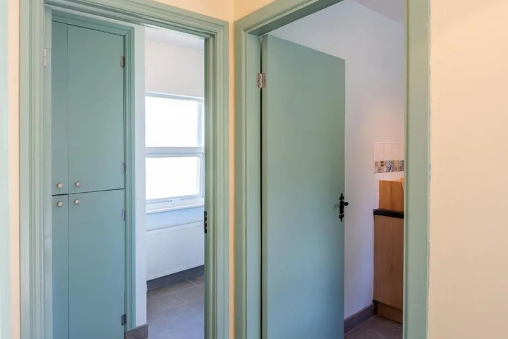 Room 9 of 15