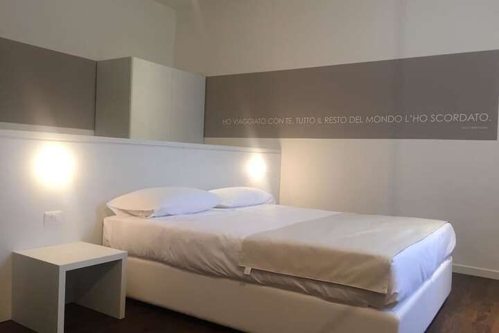 Room 20 of 93