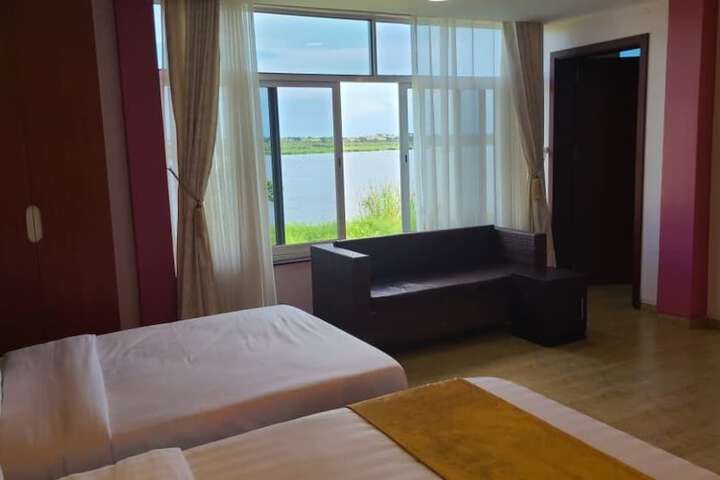 Room 100 of 150