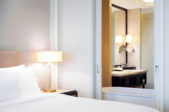 Room 14 of 86
