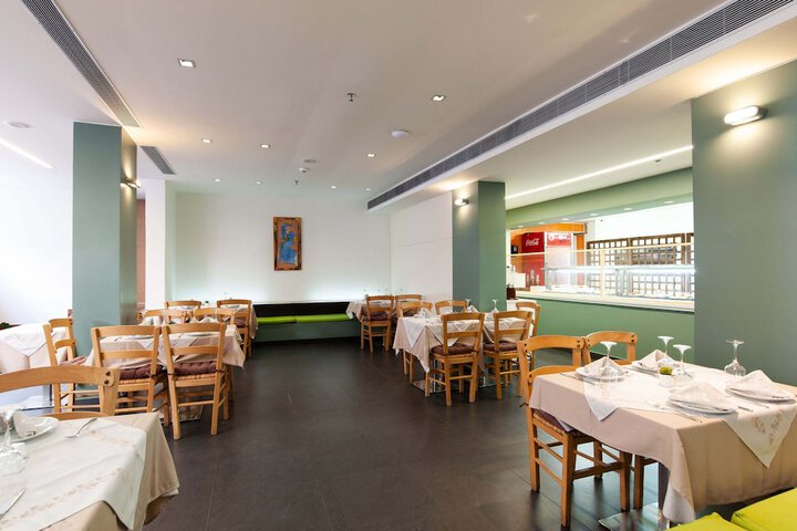 Dining 77 of 91