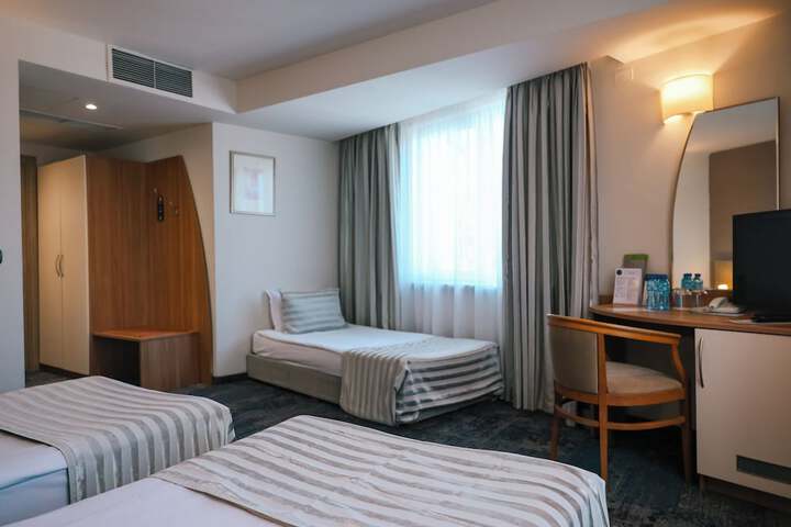 Room 17 of 64
