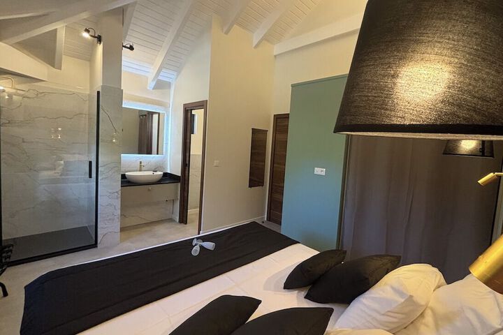 Room 19 of 164