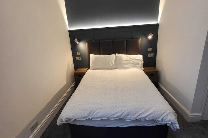 Room 33 of 56