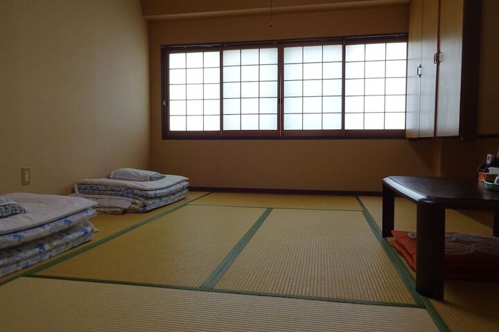Room 3 of 66