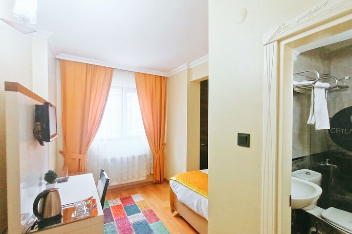 Room 10 of 69