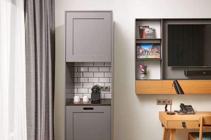 Room 50 of 106