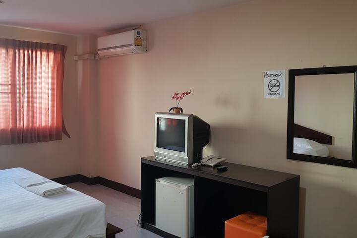 Room 25 of 33