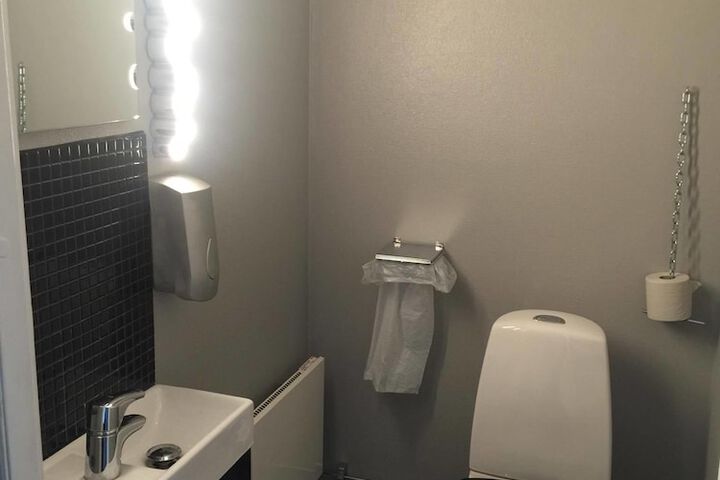 Room 20 of 38