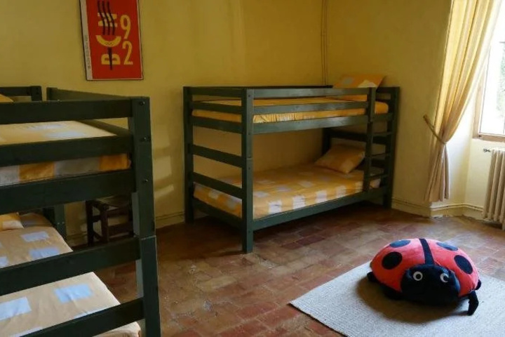 Room 6 of 18