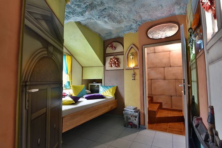 Room 20 of 121