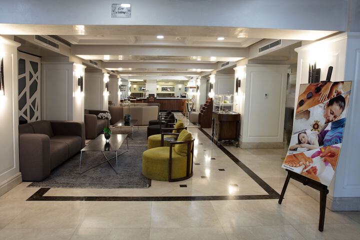 Entrance & Lobby