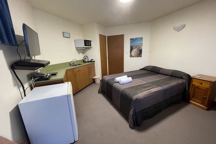 Room 28 of 86