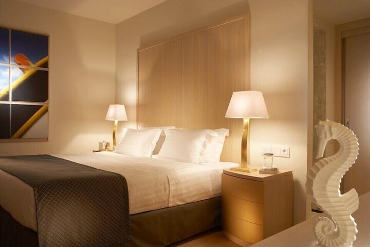 Room 38 of 241