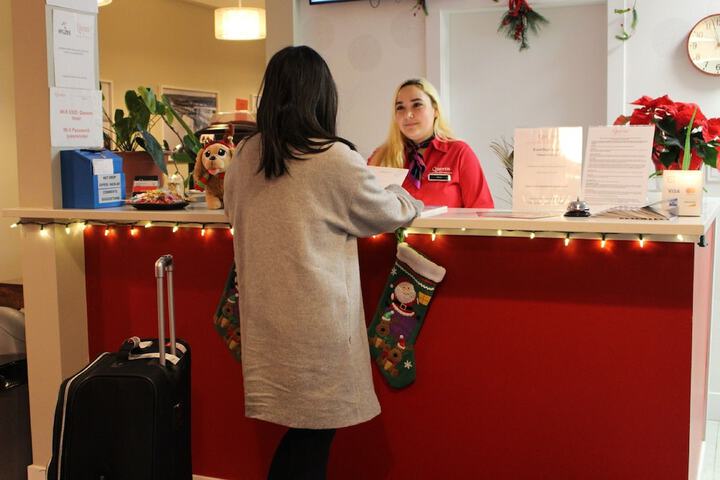 Check-in/check-out kiosk