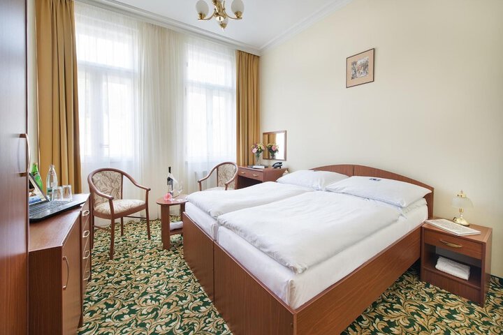 Room 10 of 52