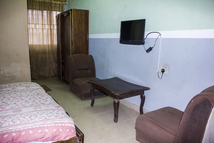 Room 10 of 20
