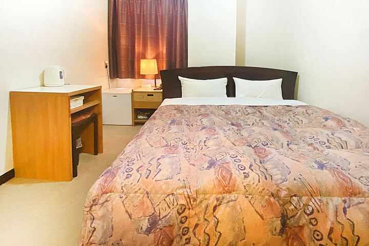 Room 8 of 16