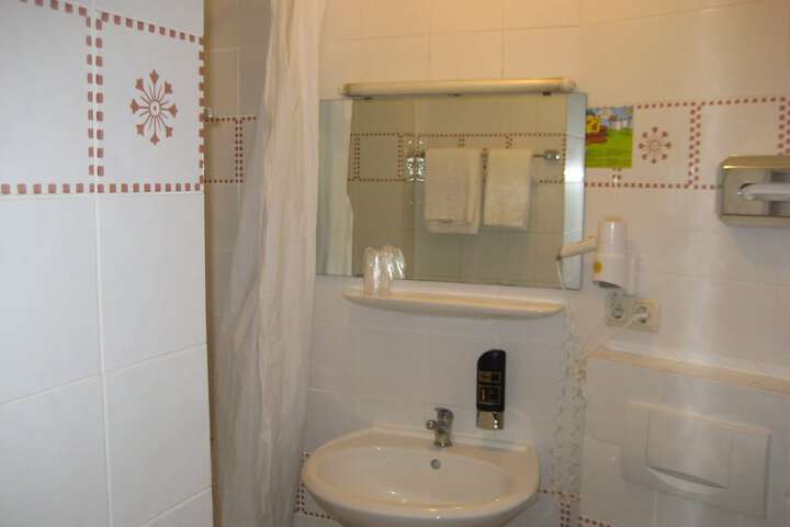 Room 46 of 73