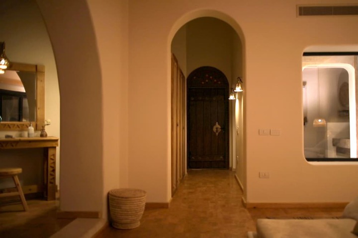 Room 5 of 65