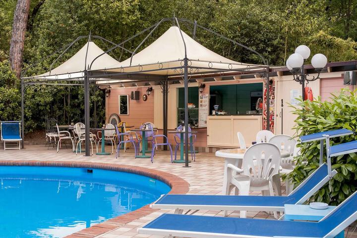 Pool Hotel