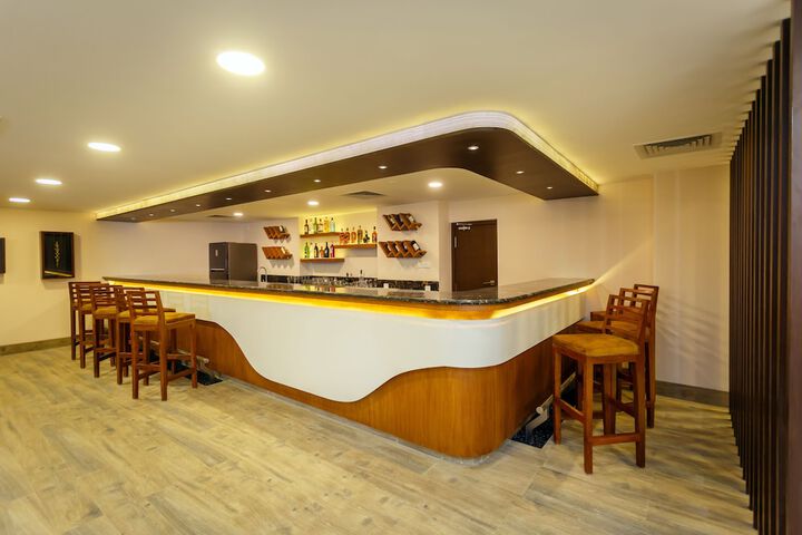 Lounge 96 of 119