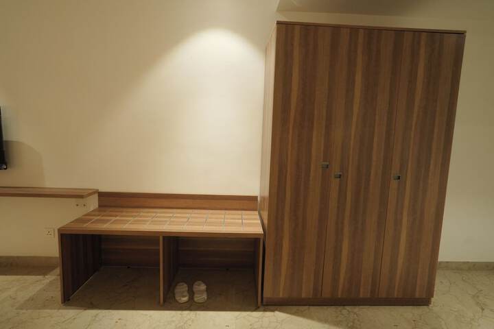 Room 43 of 102