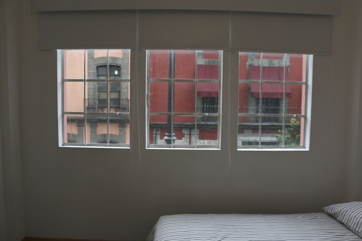 Room 6 of 12