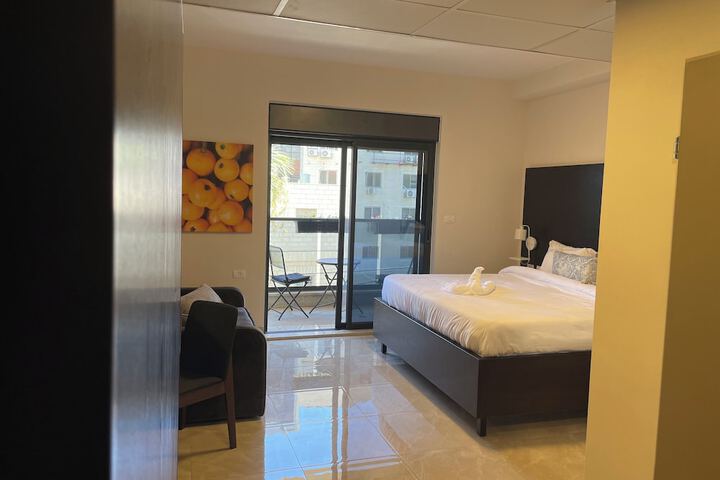 Room 22 of 243
