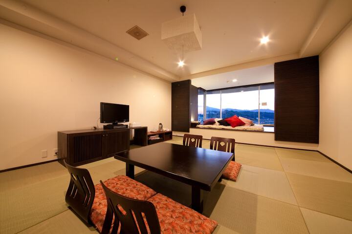 Room 26 of 61