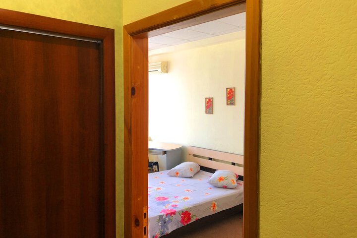 Room 26 of 47