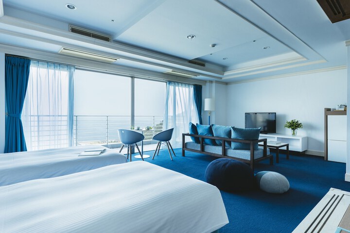 Room 3 of 42