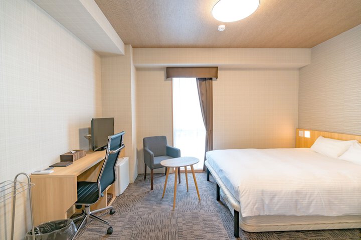 Room 8 of 43