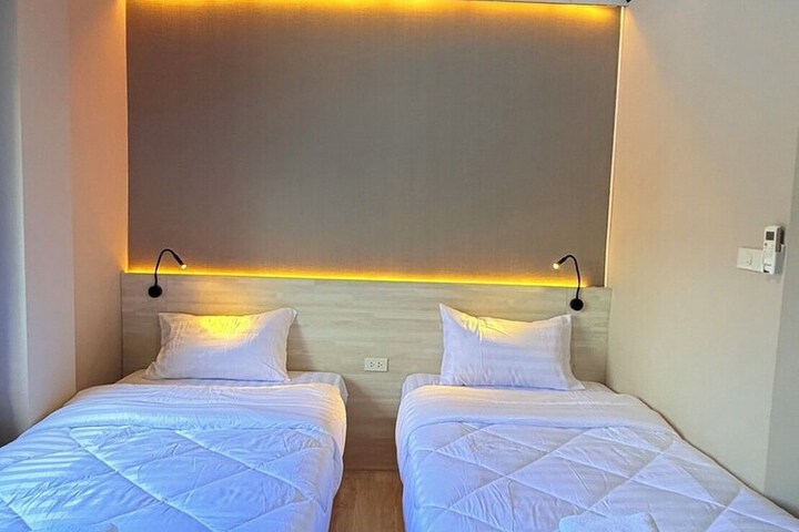 Room 7 of 28